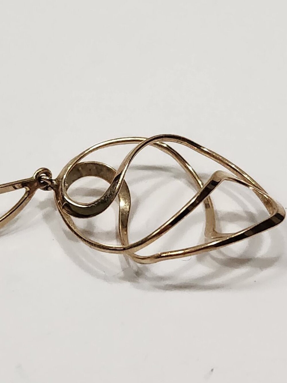 Gorgeous Vintage 90s 14K Solid Gold Freeform 3D Open Twist Dangle Drop Earrings - Picture 5 of 5